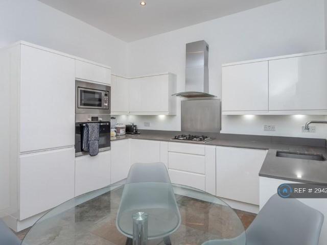 Apartment for rent in Marylebone, Greater London