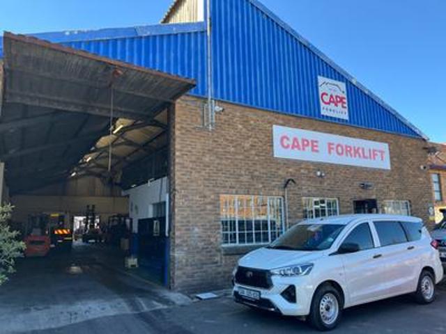 Commercial for rent in Montague Gardens, Milnerton