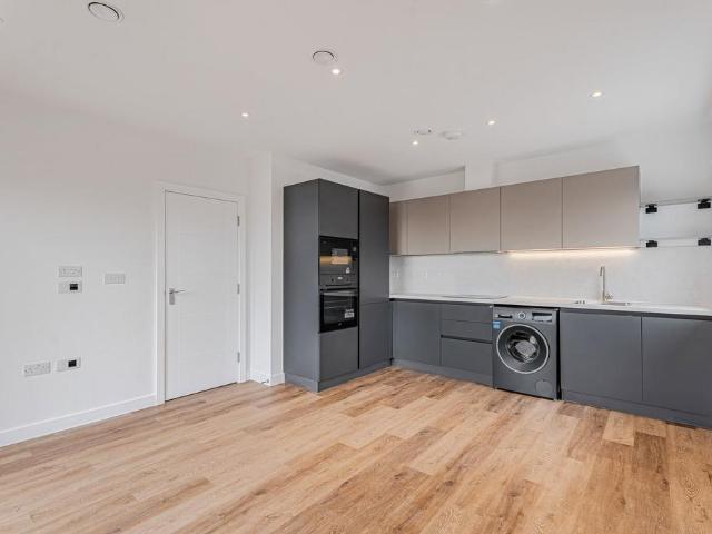 Apartment for rent in London Borough of Merton, South Wimbledon