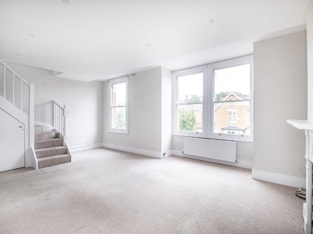 Apartment for rent in London Borough of Merton, South Wimbledon
