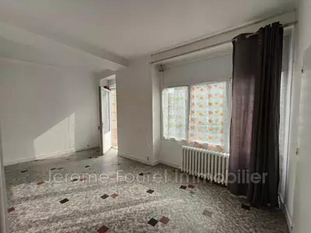 Appartement vente à Montaignac-Saint-Hippolyte, Montaignac-sur-Doustre