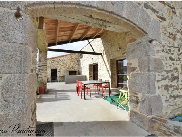Garage vente à La Roche-sur-Yon, Montaigu
