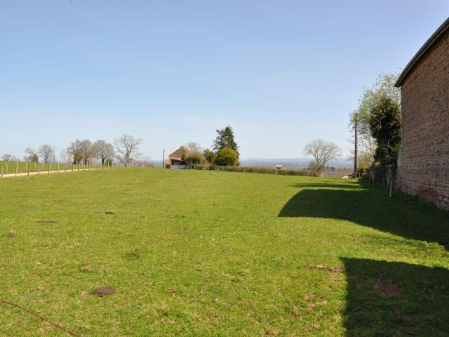 Terrain vente à Vichy, Montaiguët-en-forez