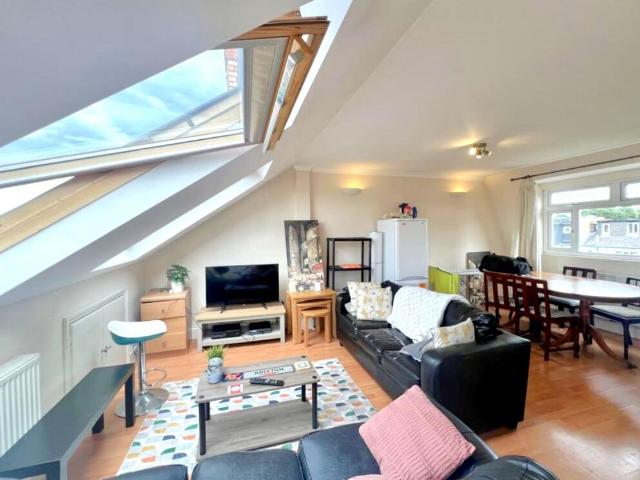 House for rent in Furzedown, Greater London