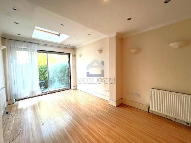 House for rent in Furzedown, Greater London