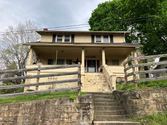 House for sale in Mount Hope, West Virginia