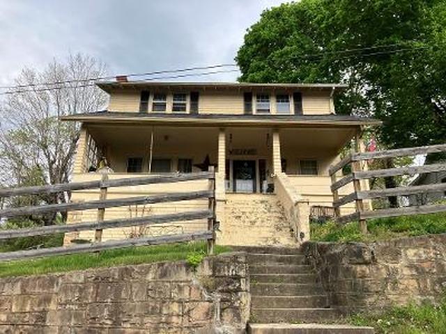 House for sale in Mount Hope, West Virginia