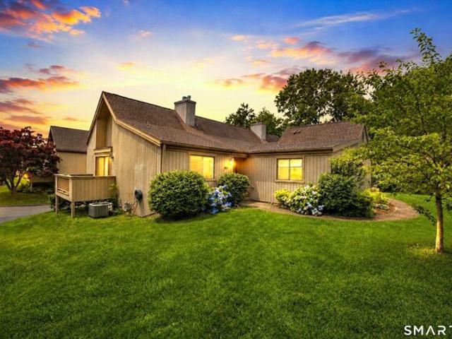 Condo for sale in Stratford, Connecticut