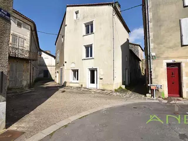 Maison vente à Angoulême, Montbron
