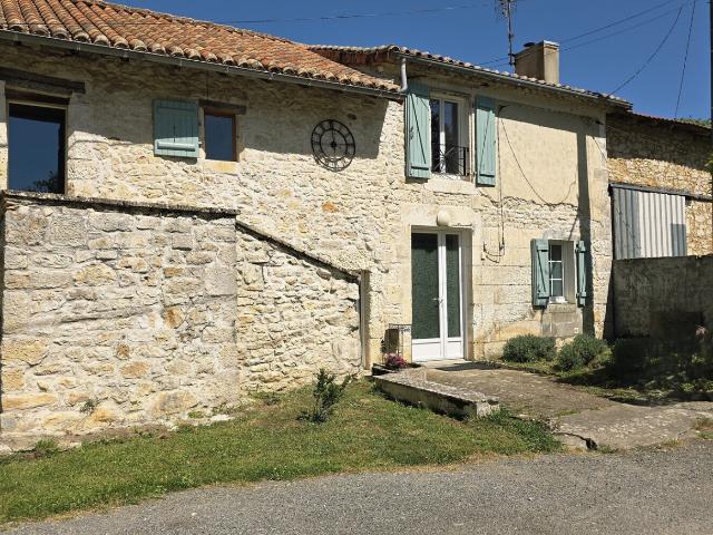Maison vente à Angoulême, Montbron