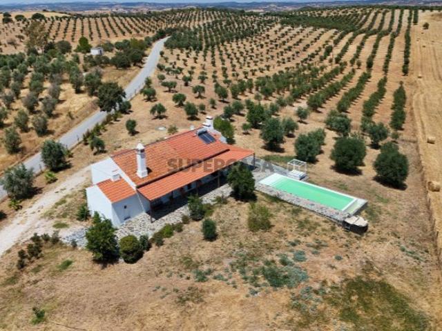 Casa venda em Capelins (Santo António), Évora