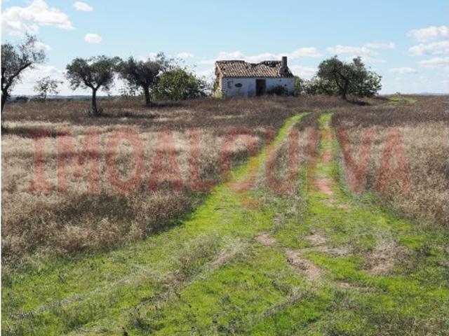 Quinta venda em Mourã, Beja