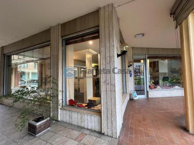 Locale Commerciale in vendita a Montegrotto Terme, Veneto