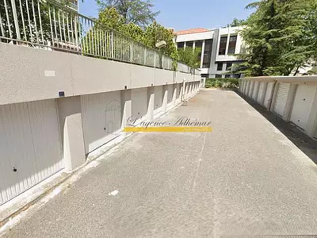 Garage location à Parc Chabaud, Montélimar