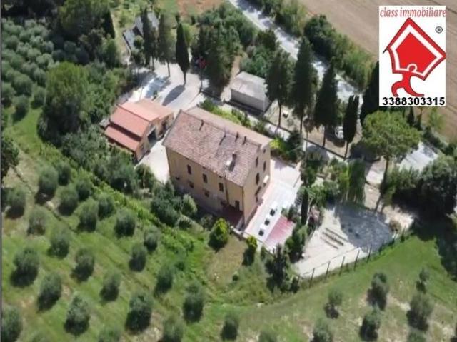 Rustico in vendita a Abbadia Di Montepulciano, Toscana