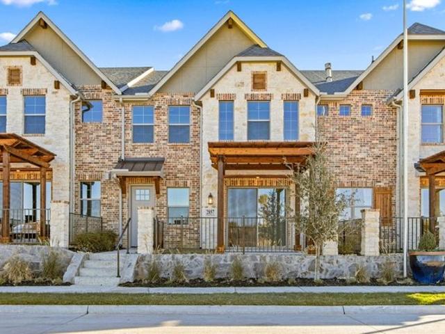 Townhouse for sale in Denton, Texas