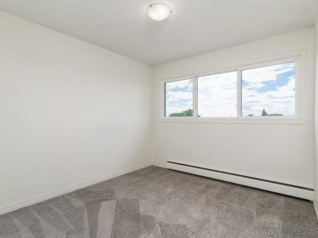 Apartment for rent in Wedgewood, Alberta