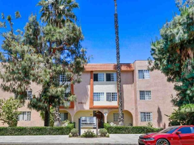 Apartment for rent in Canoga Park, California