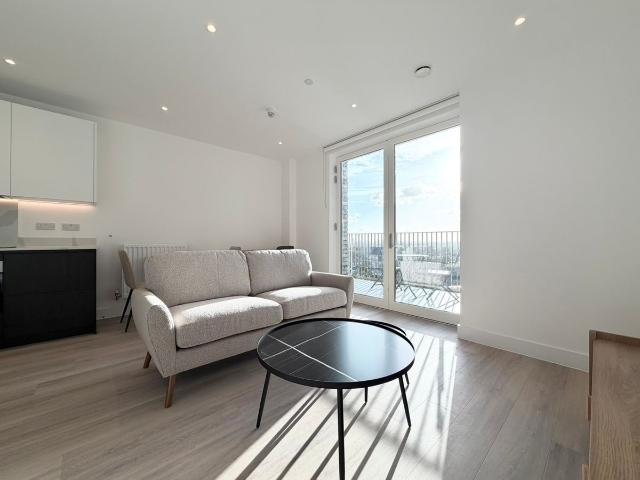 Studio for rent in London Borough of Ealing, Greater London