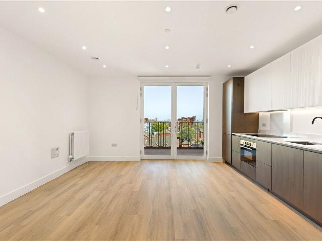 Studio for rent in London Borough of Ealing, Greater London