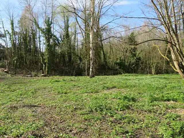 Terrain vente à Montfort-l'Amaury, Yvelines