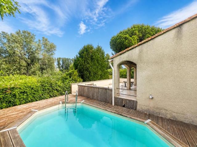 Maison vente à Nîmes, Montfrin
