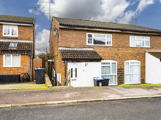 House for rent in Pouchen End, Hertfordshire