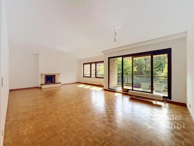 Appartement location à Woluwe-Saint-Pierre - Sint-Pieters-Woluwe, Brussel-Hoofdstad - Bruxelles-Capitale