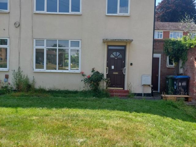 House for rent in Overslade, New Bilton