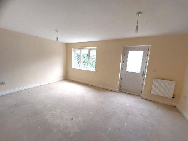 House for rent in Overslade, New Bilton