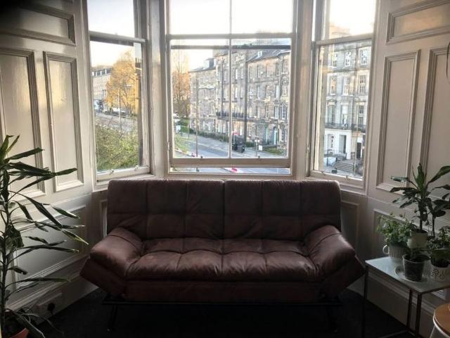 Apartment for rent in Hillside, Leith
