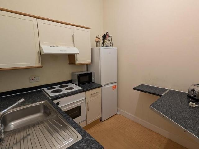 Apartment for rent in Hillside, Leith