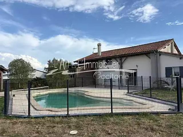 Maison location à Le Marquis, Montgras