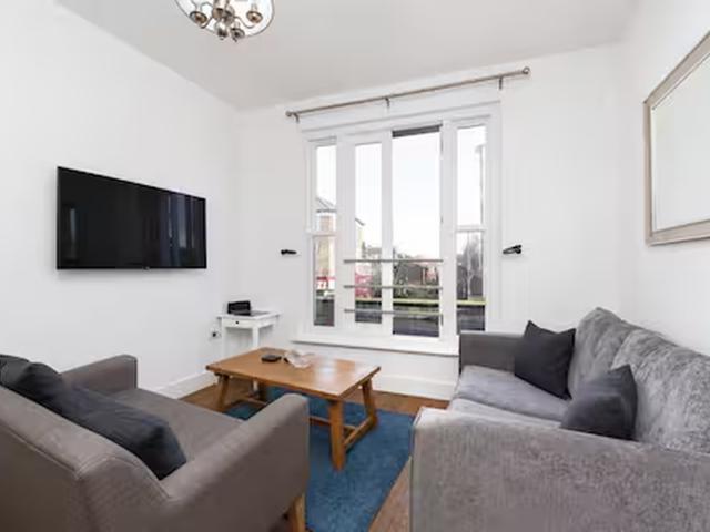 Apartment for rent in Falcon Estate, Greater London