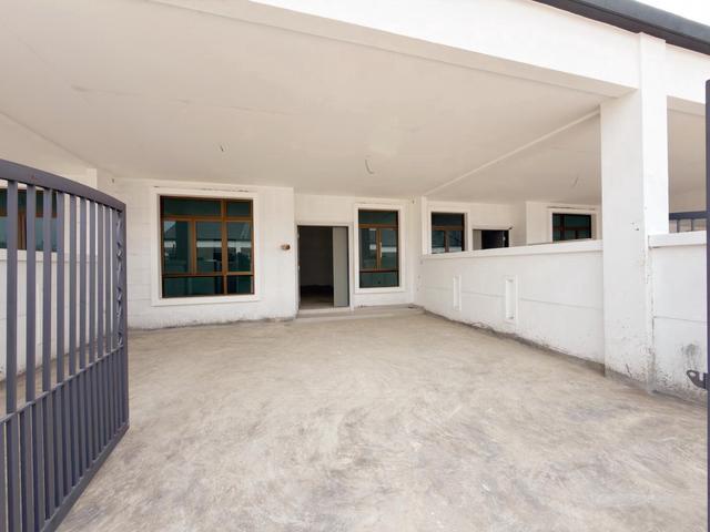 Terraced House for sale in Malaka