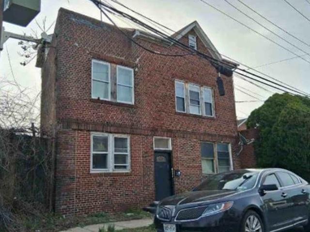 House for sale in The Bronx, Arverne