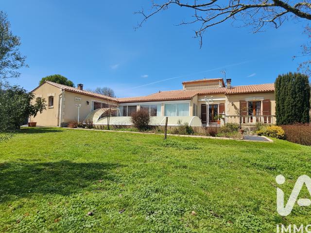 Maison vente à Confolens, Montignac-charente