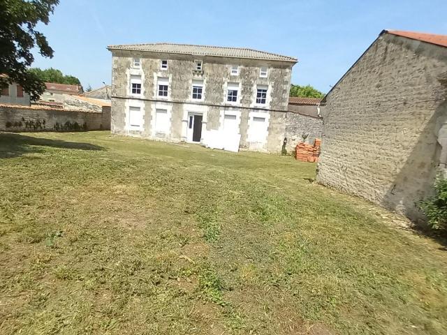 Maison vente à Cognac, Montigné