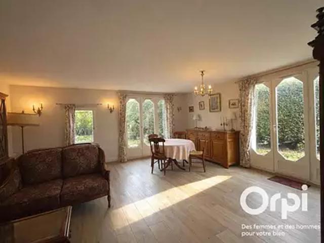 Maison vente à Versailles, Montigny-le-bretonneux