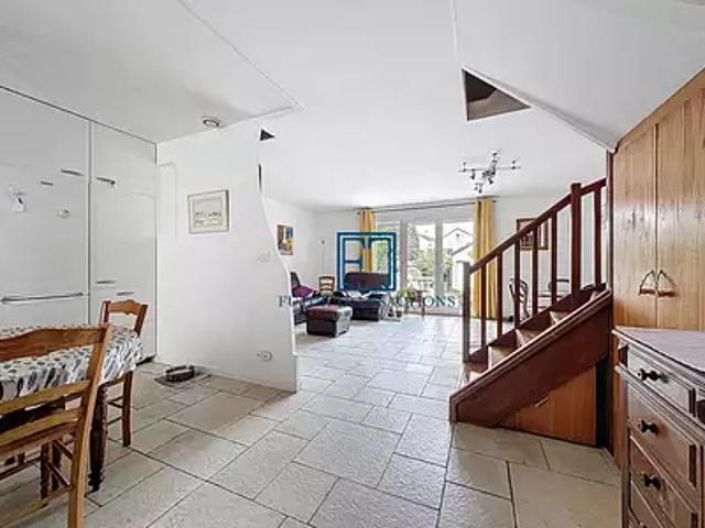 Maison vente à Versailles, Montigny-le-bretonneux
