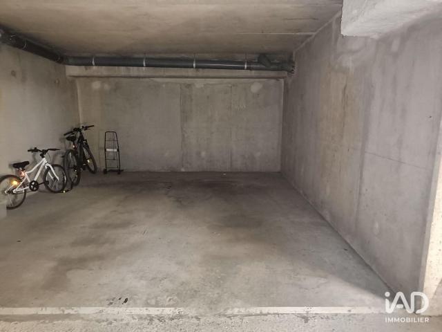 Garage location à Versailles, Montigny-le-bretonneux