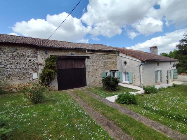 Maison vente à Confolens, Montjean