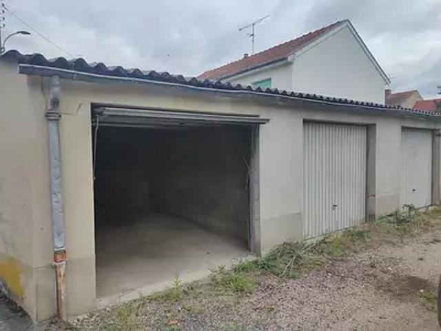 Garage location à Montluçon