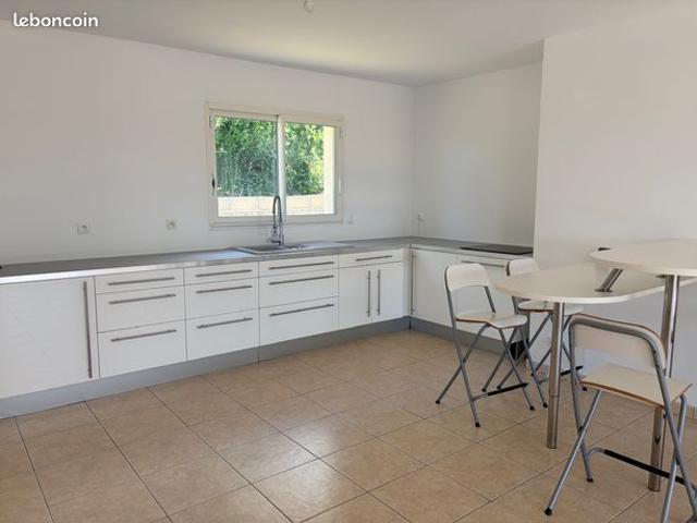 Maison vente à Nîmes, Montmirat