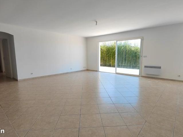 Maison vente à Nîmes, Montmirat