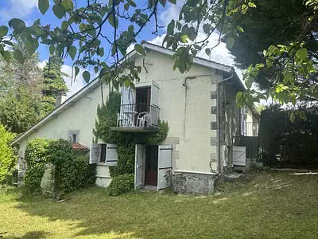 Maison vente à Angoulême, Montmoreau-saint-cybard