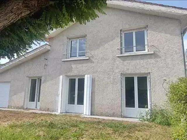 Maison location à Angoulême, Montmoreau-saint-cybard