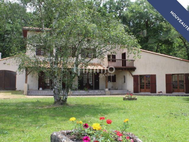 Maison vente à Angoulême, Montmoreau-saint-cybard
