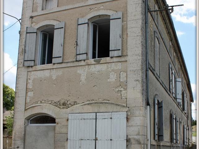 Maison vente à Angoulême, Montmoreau-saint-cybard