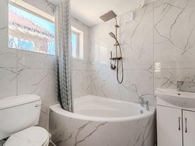 Apartment for rent in Preston, Greater London